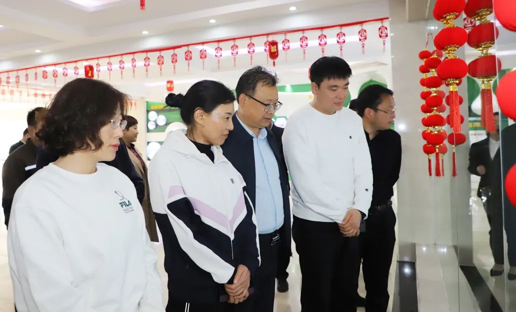 花花牛丨駐馬店市遂平縣政協(xié)黨組書記、主席張衛(wèi)東一行蒞臨花花牛魯山瑞亞牧場參觀