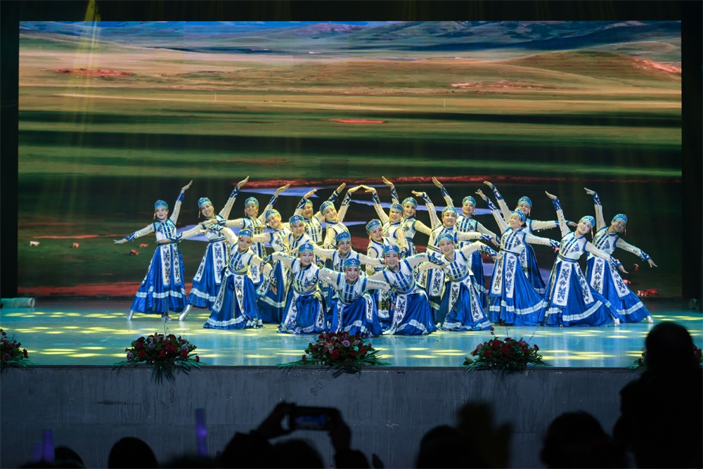 “不忘初心、聚力前行” 花花牛集團(tuán)2018迎新春聯(lián)歡會(huì)隆重舉行